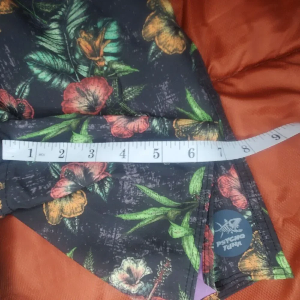 Psycho Tuna Swim Trunks Youth Medium 10-12‎ Board Shorts Hawaii Tropical Flowers